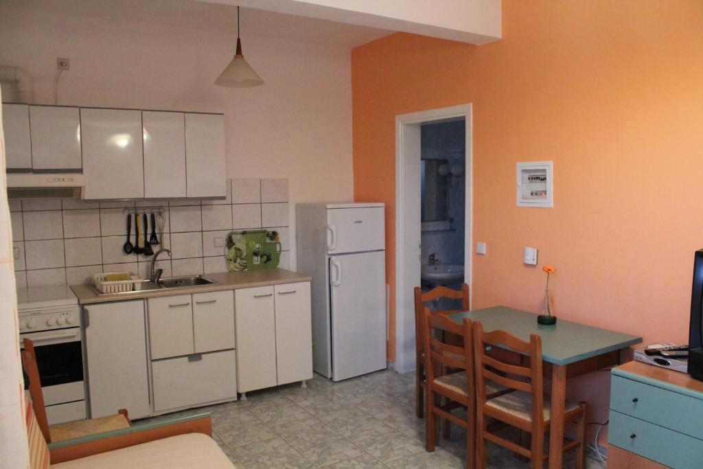Seaview Aparthotel Nea Poteidaia Quarto foto