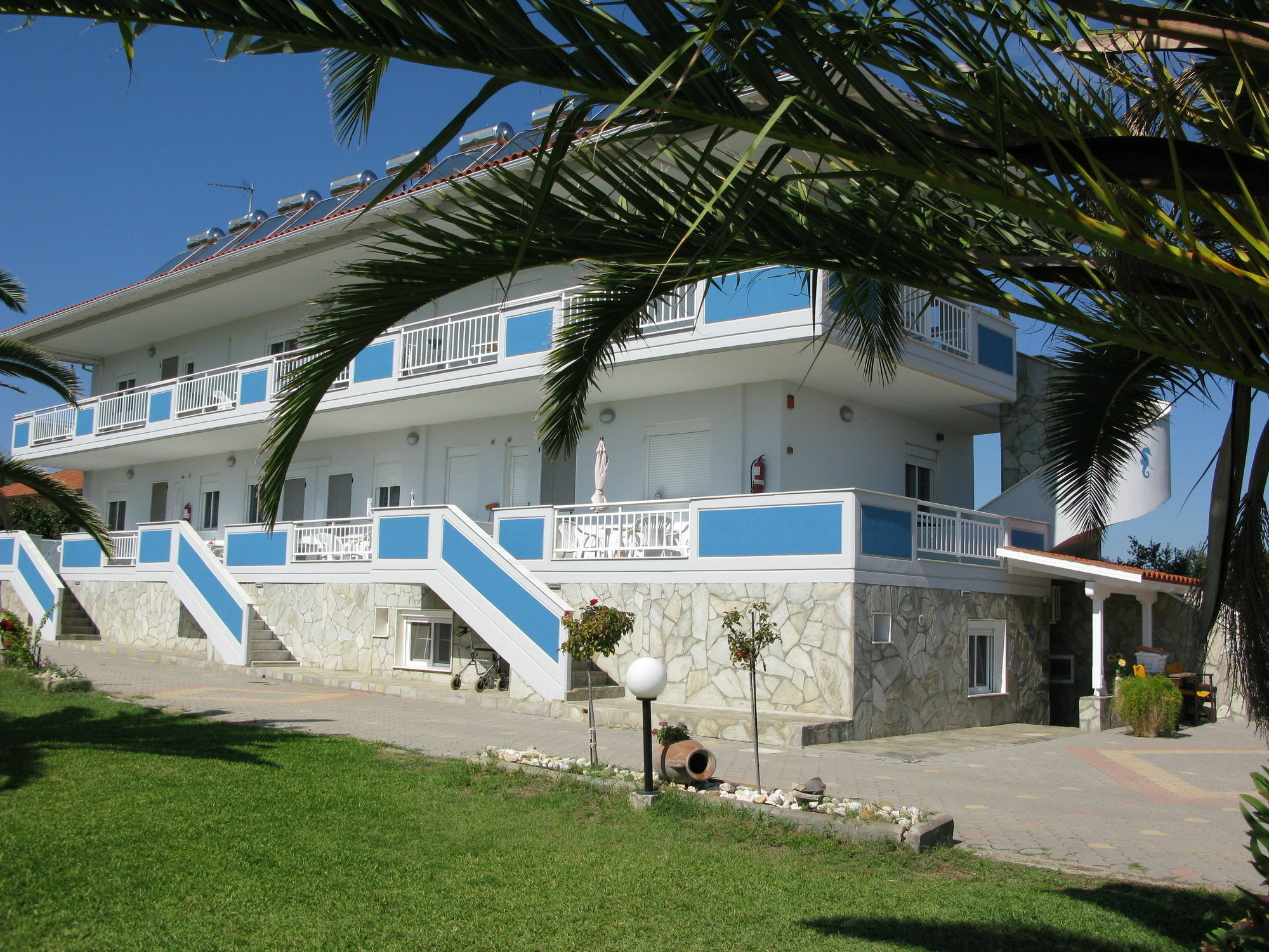 Seaview Aparthotel Nea Poteidaia Exterior foto